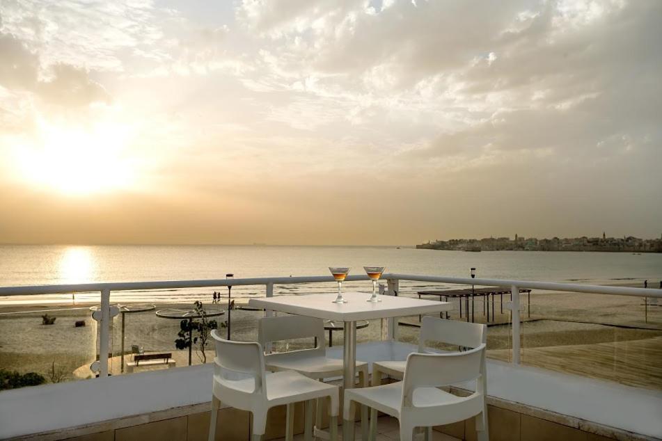 Acco Beach Hotel Акра Екстериор снимка